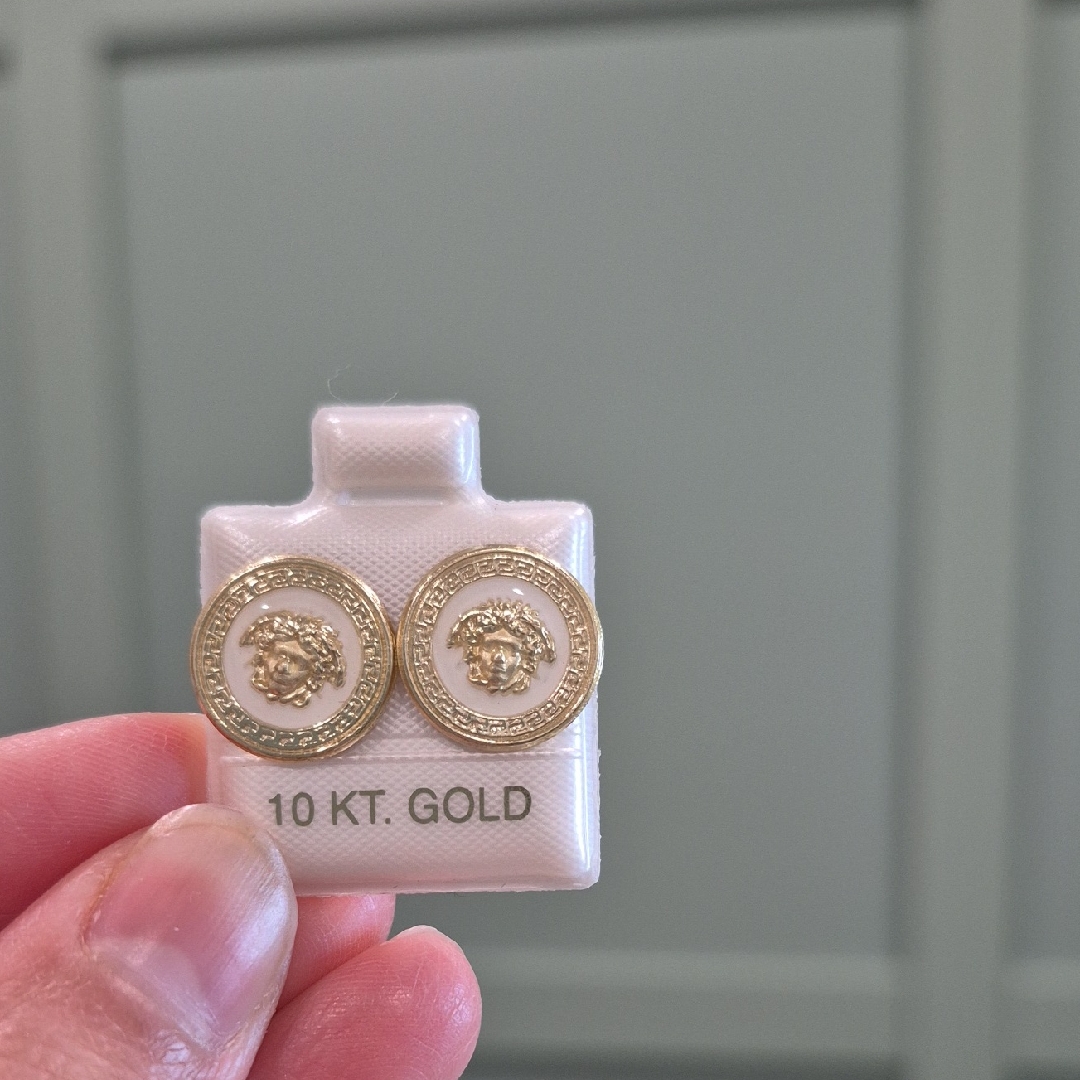 10 Kt Gold Stud Earrings